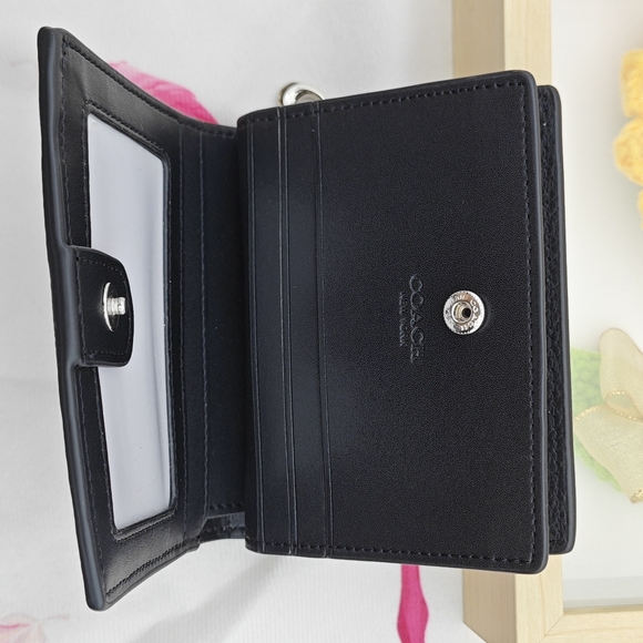 Coach Wallet - Picture 7 of 9